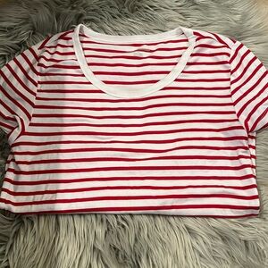 Amazon essentials tee shirt size medium